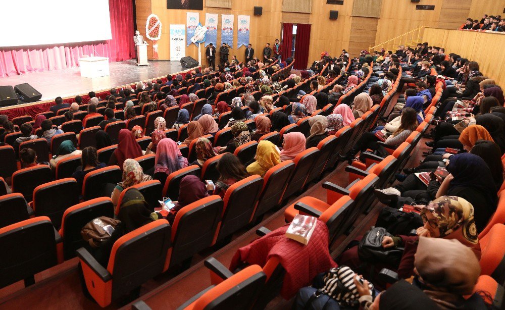 Aksaray Belediyesi’nden ‘İstiklal Marşı İstikbal Marşıdır’ Konferansı