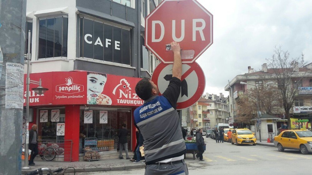 Aksaray Belediyesi Trafik İşaret Ve Yön Levhalarını Yeniledi