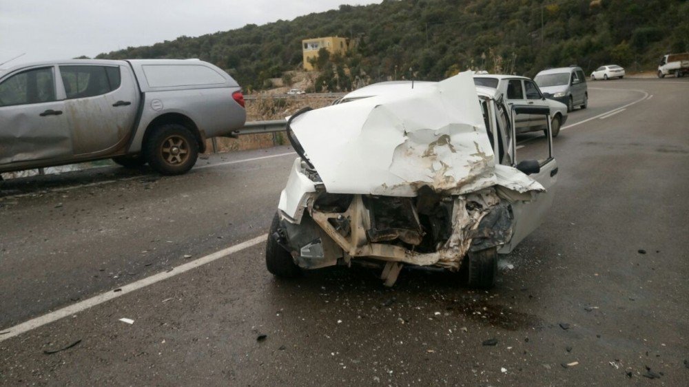 Demre’de Trafik Kazası: 1 Yaralı