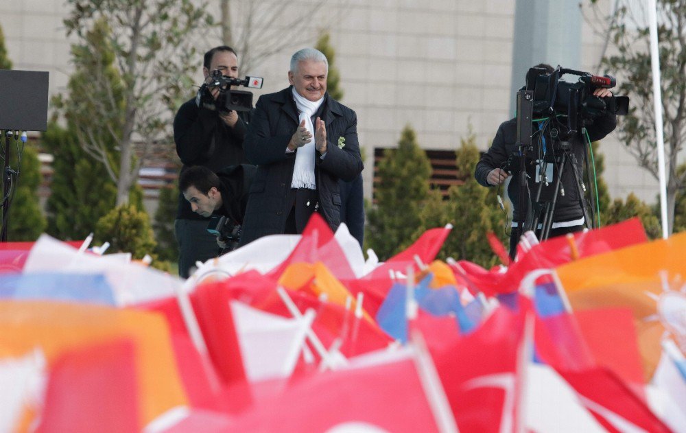 Başbakan Yıldırım: "Bunlar Okumuyor, Okumadan Üfürüyorlar. Üfürükçü Bunlar"