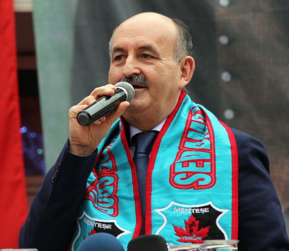 Bakan Müezzinoğlu: “Adında ‘Halk’ Olan Parti Halkla Yürüyemiyor”