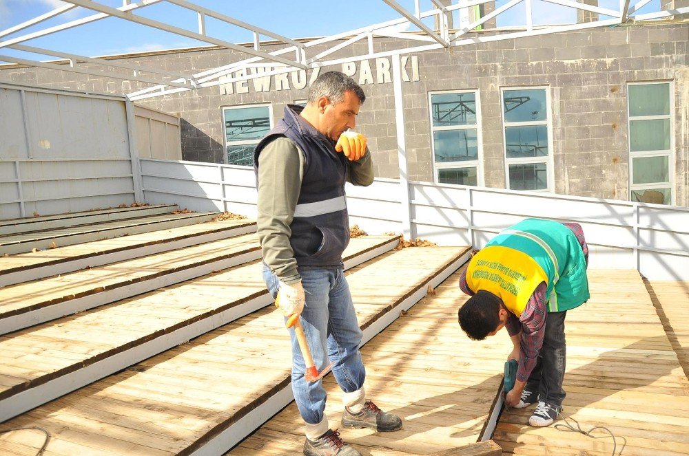 Parklarda Bahar Temizliği Devam Ediyor