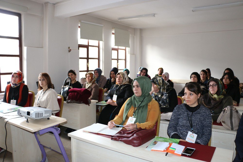 Çiftçi Kadınlara Yönelik Girişimcilik Eğitimleri Tamamlandı