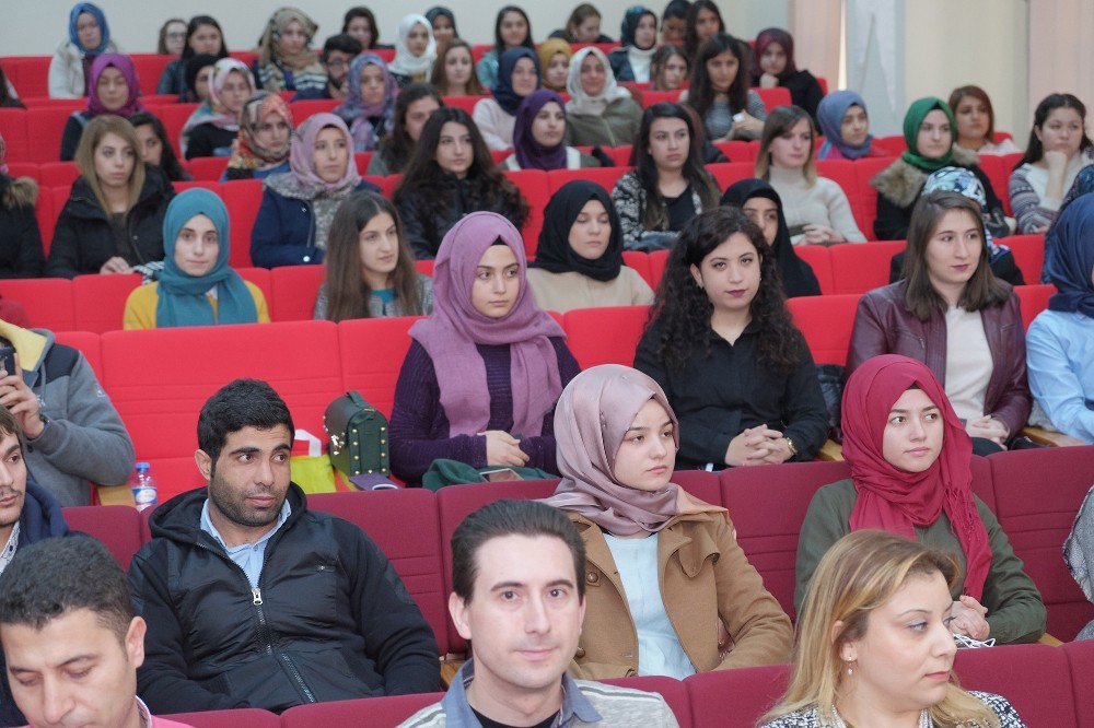 Üniversitede Çocuk Gelişimi Ve Eğitimi Konferansı