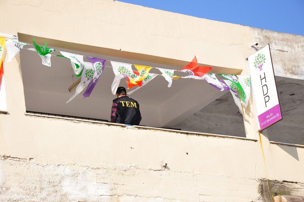 Milas’ta Polis Hdp Binasını Aradı