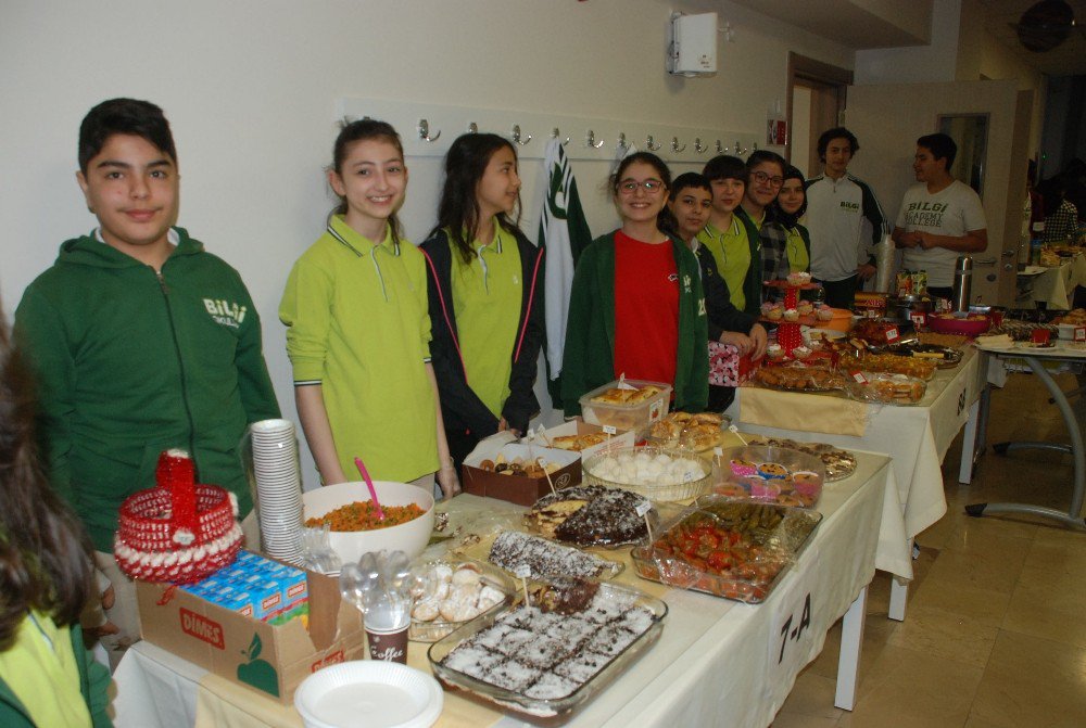 Lösemi Hastası Nisanur İçin Kermes Düzenledi