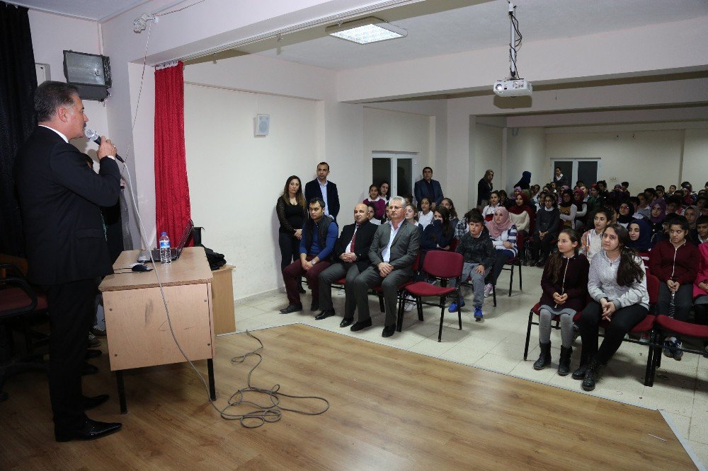 Toroslar Belediyesi’nden Öğrencilere ‘Çanakkale Zaferi’ Konferansı