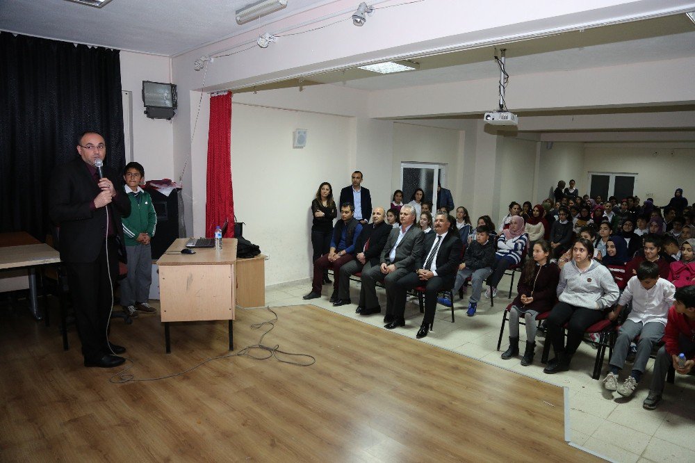 Toroslar Belediyesi’nden Öğrencilere ‘Çanakkale Zaferi’ Konferansı