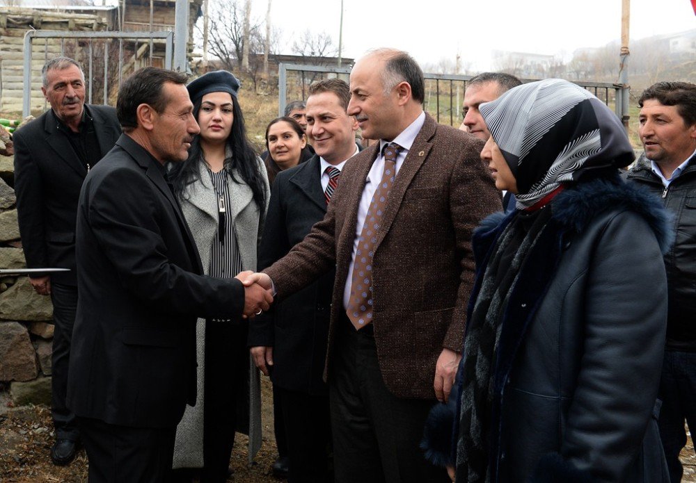 Vali Azizoğlu, 15 Temmuz Demokrasi Şehidi Oğuzhan Yaşar’ın Ailesini Ziyaret Etti