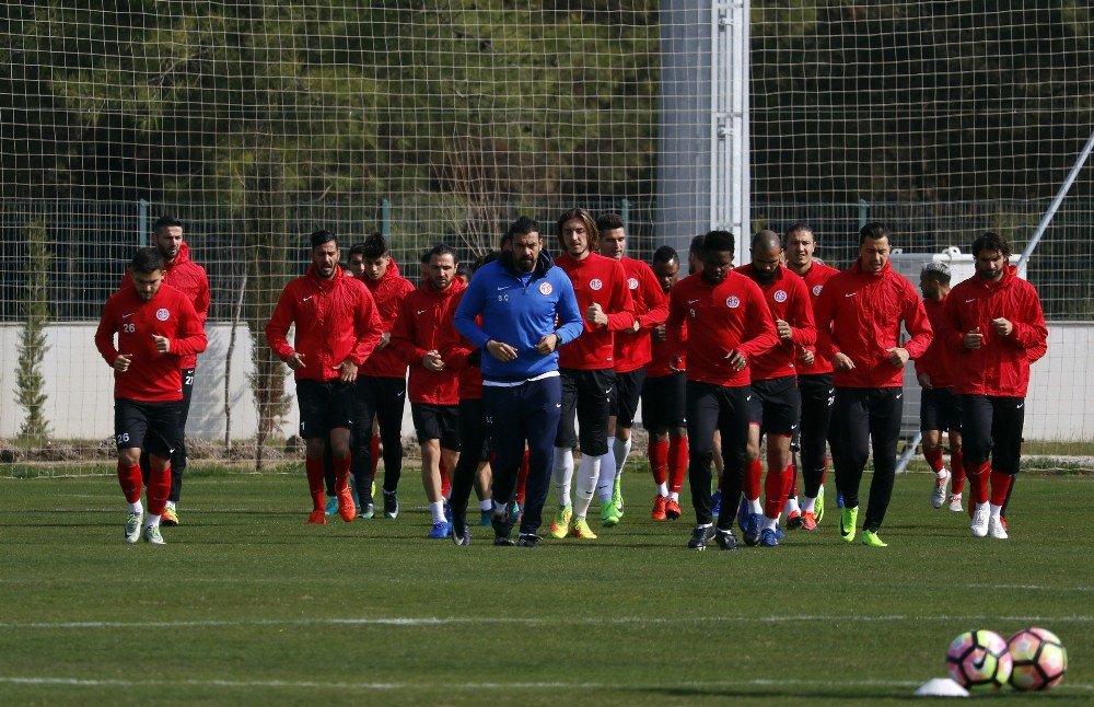 Ali Şafak Öztürk: "Beşiktaş Maçında Kendimize Güveniyoruz"