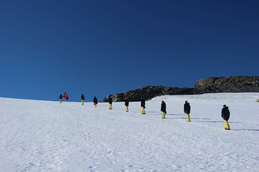 Türk Bilim Adamları Antartika’da