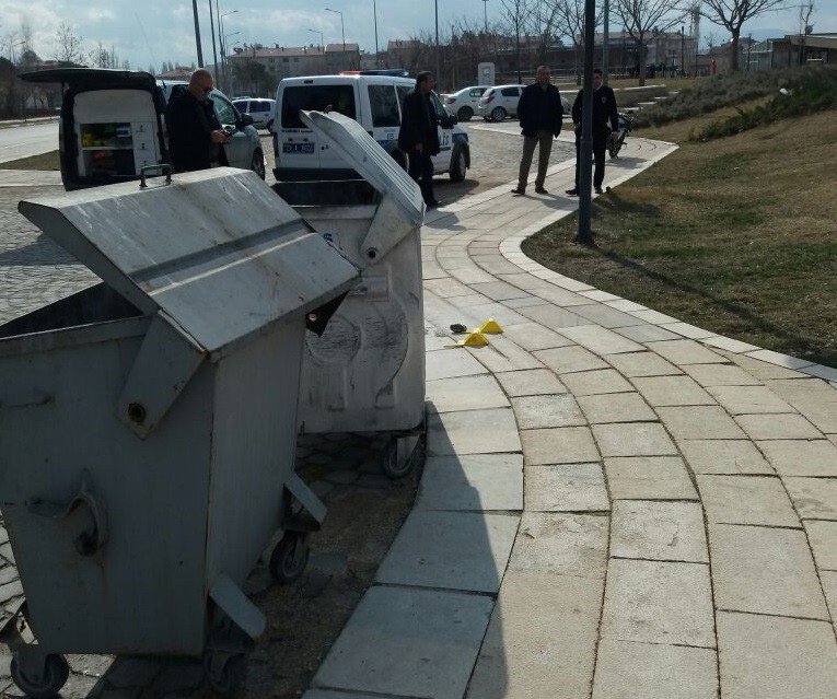 Elazığ’da Çöp Konteynerinde El Bombası Bulundu