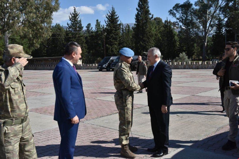 Vali Ata, Özel Harekat Taburunu Ziyaret Etti