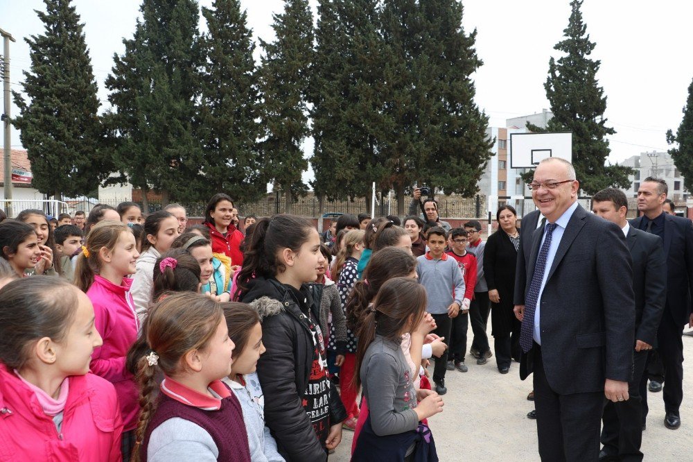 Başkan Ergün Çobanisalı Öğrencileri Sevindirdi