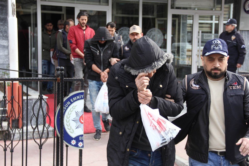 Deaş’tan Gözaltına Alınan 10 Kişi Adliyede