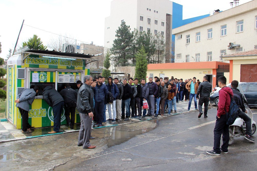 Şanlıurfa’da Passolig Yoğunluğu