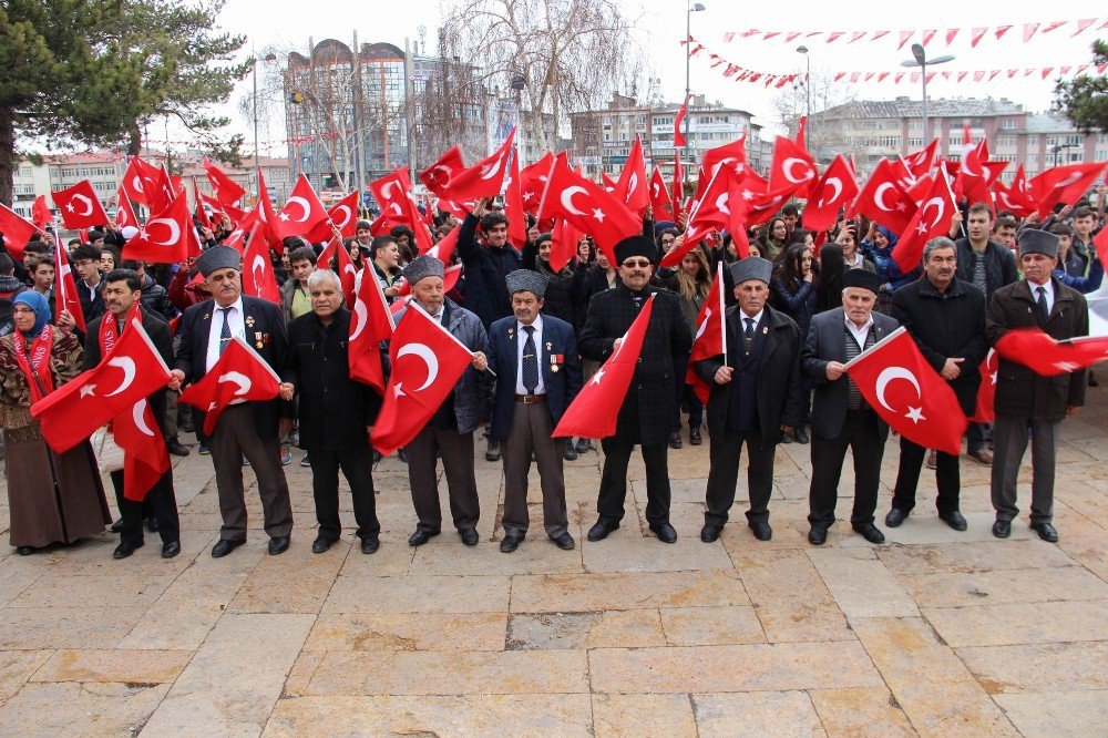 Sivas’ta ’Şehitlere Saygı Yürüyüşü’ Yapıldı