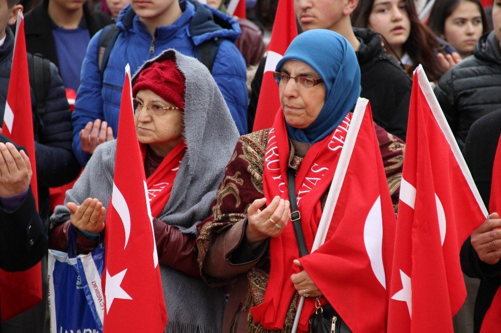 Sivas’ta ’Şehitlere Saygı Yürüyüşü’ Yapıldı