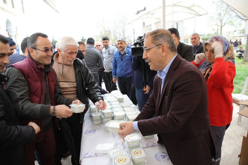 Başkan Çelikcan Kırık Buğday Çorbası Dağıttı