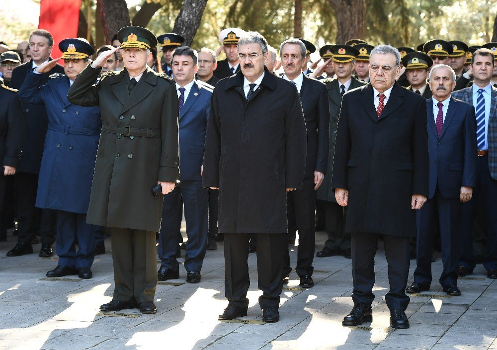 Kadifekale Şehitliğinde Duygu Yüklü Tören