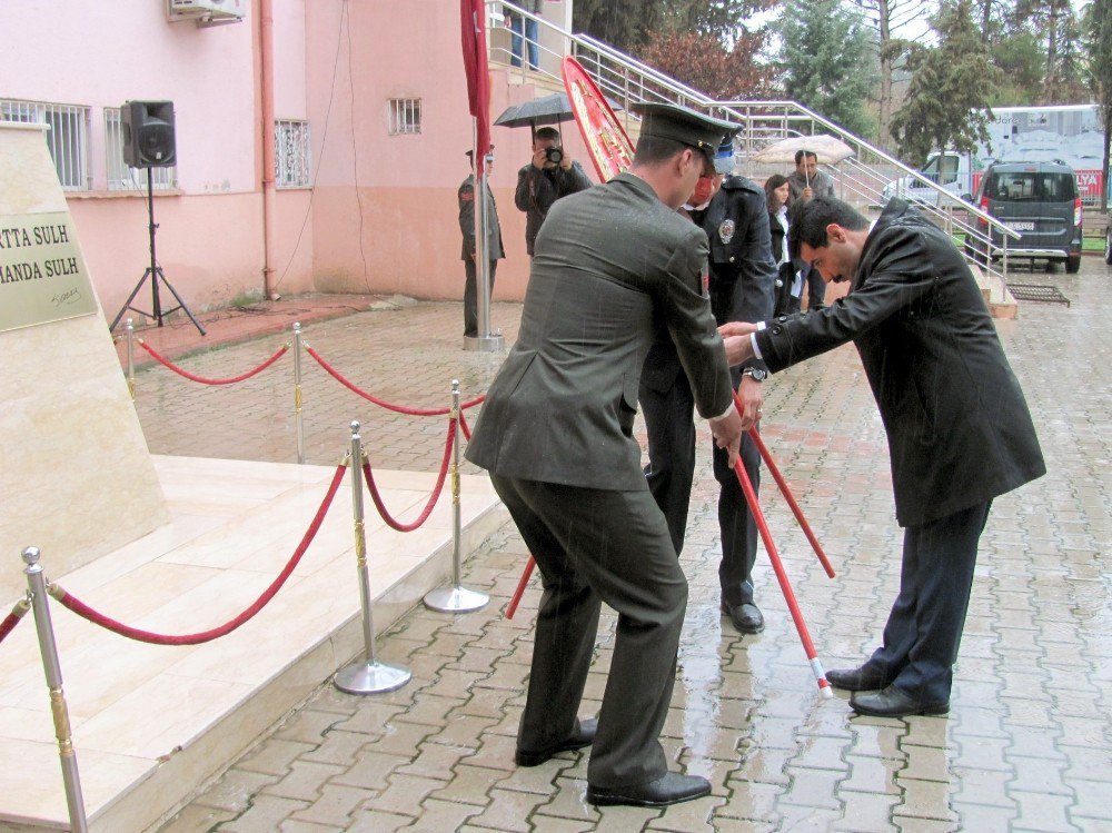 Araban’da 18 Mart Şehitlerini Anma Programını Şiddetli Sağanak Yağış Bile Engelleyemedi