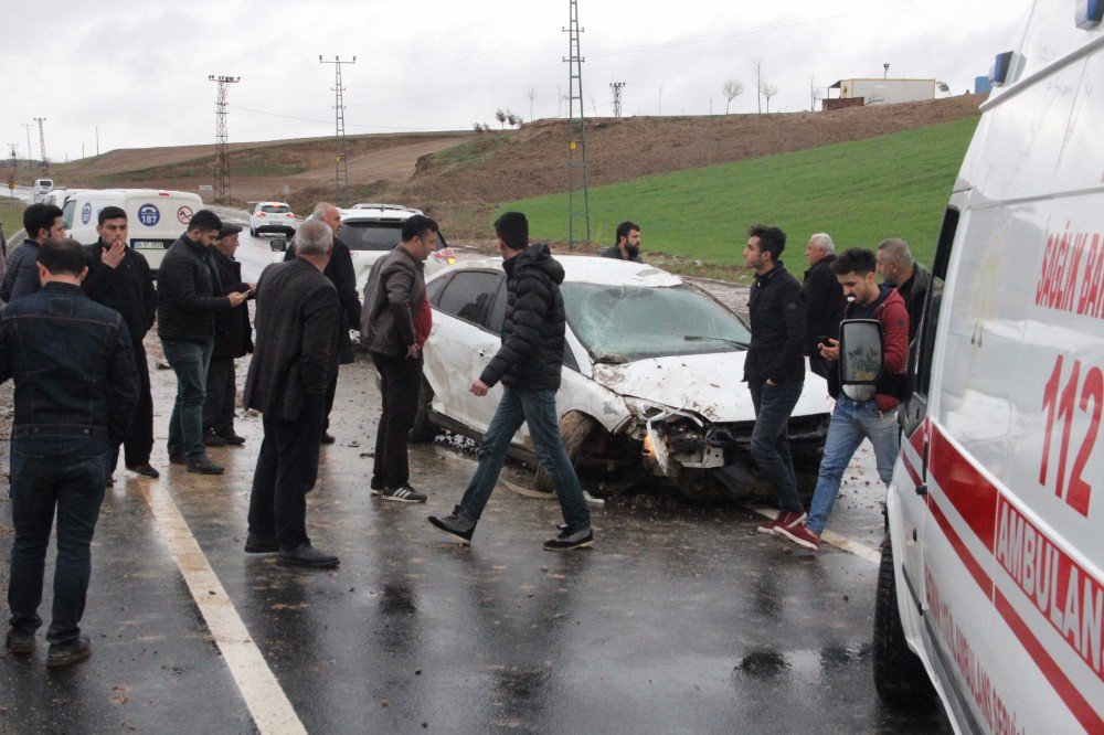 Batman’da Kontrolden Çıkan Otomobil Takla Attı: 4 Yaralı