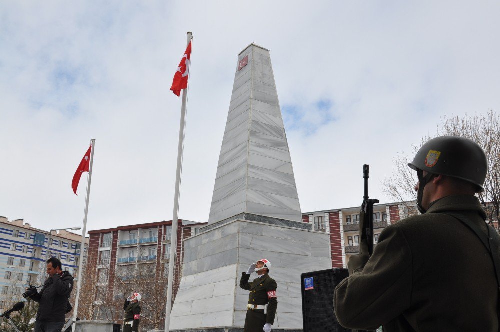 Çanakkale Şehitleri 102. Yıldönümünde Kars’ta Anıldı