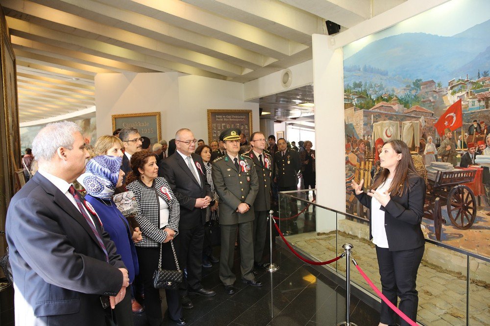 Çanakkale Şehitleri Anıtı’na Duygu Dolu Ziyaret