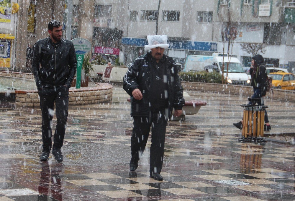 Elazığ’a Lapa Lapa Kar Yağdı