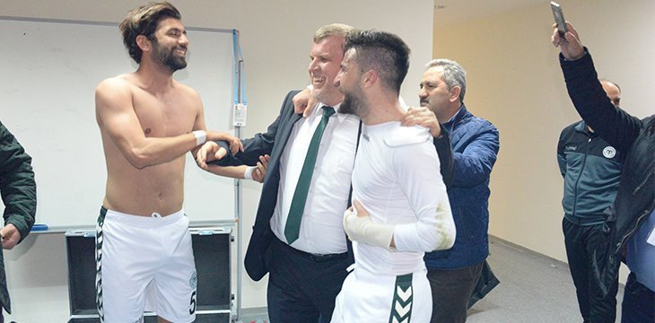 Konyasporlu Futbolculardan Kadıköy Pozu