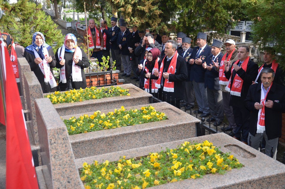 Şehit Öğretmen Etem Yaşar Meydanı Açıldı