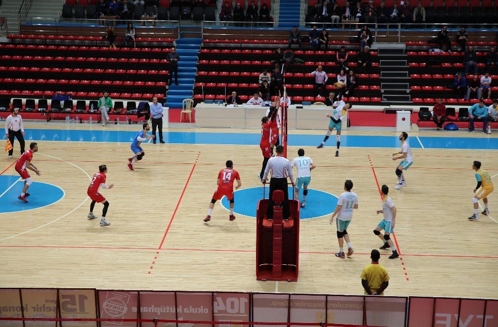 Haliliye Erkek Voleybol Takımı Finallere Kaldı