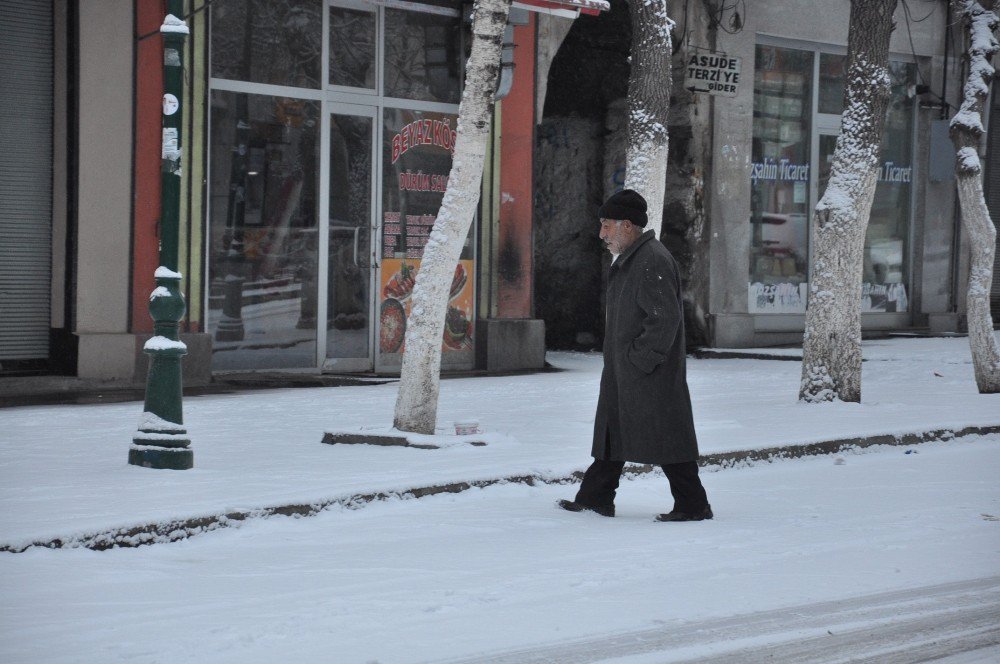 Kars’ta Kar Sürprizi