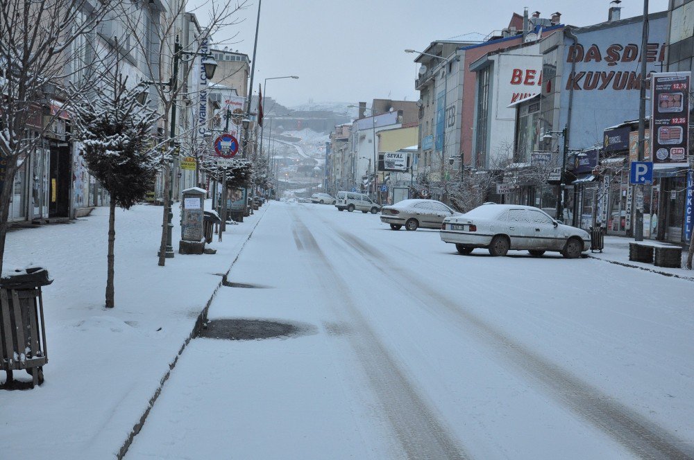 Kars’ta Kar Sürprizi