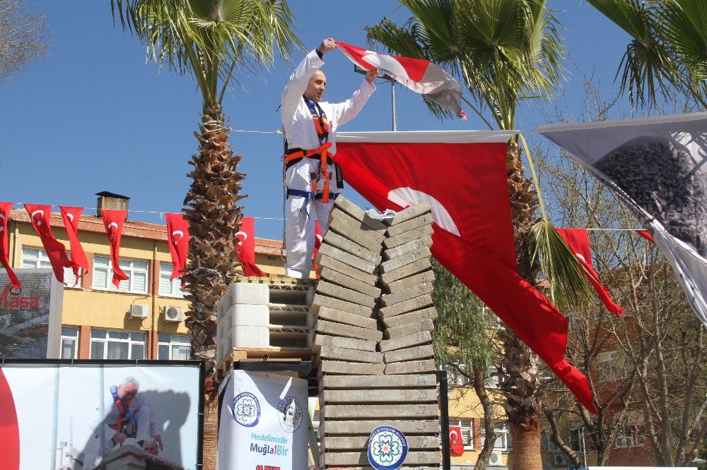 Kendi Rekorunu Kırdı