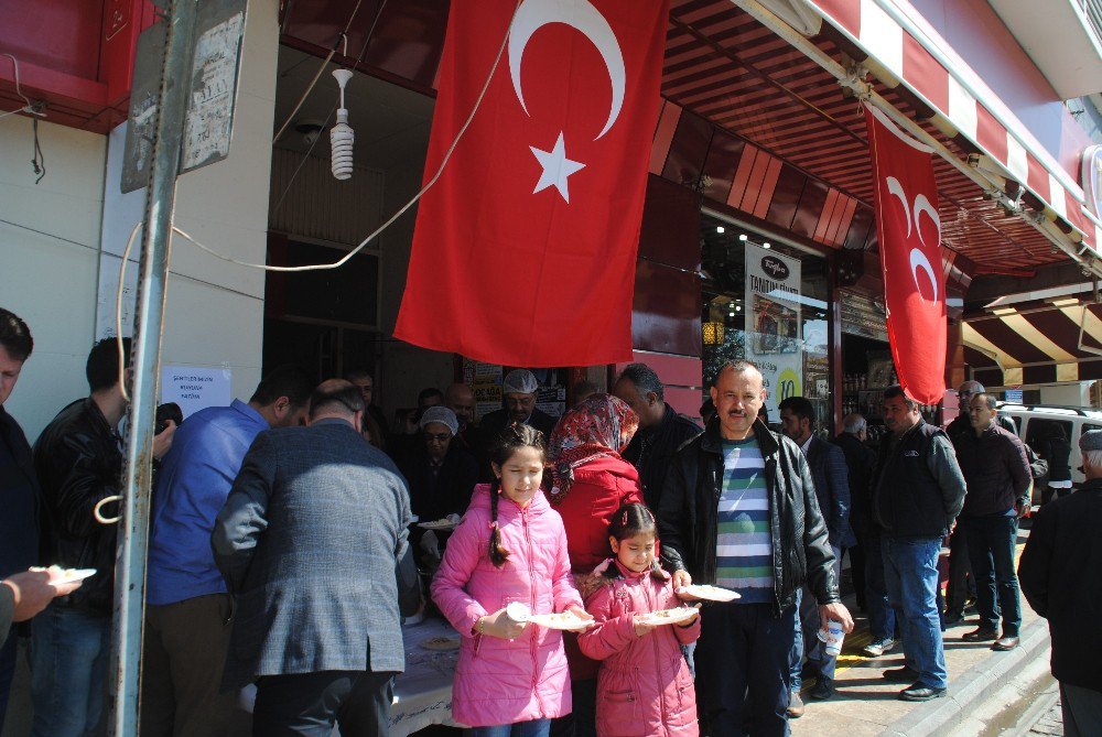 Aydın Mhp Şehitler İçin Tavuklu Pilav Dağıttı