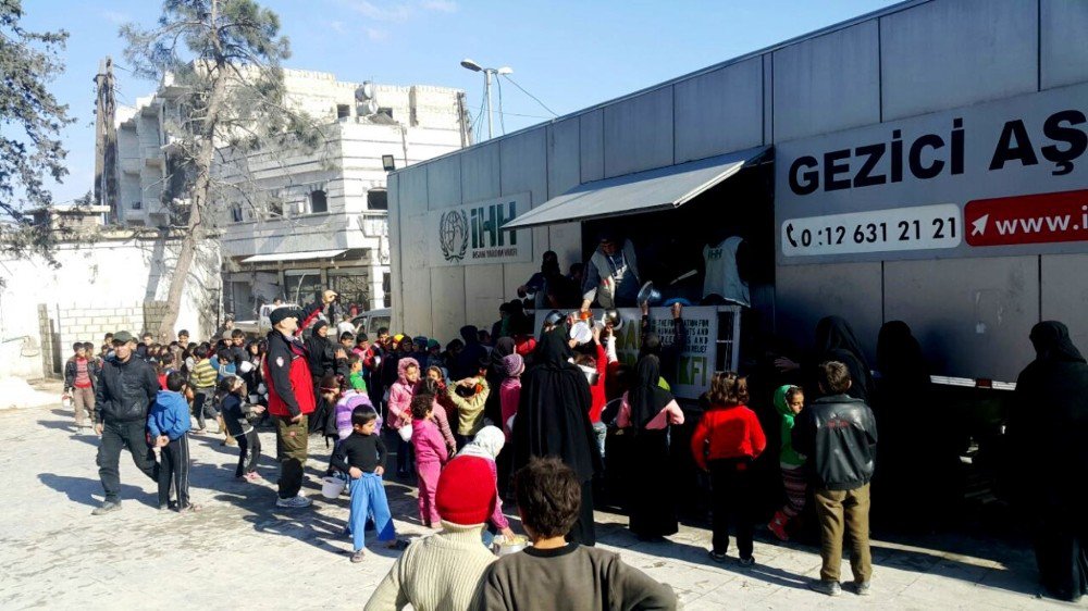 Bombardıman Altındaki Humus El-waar’dan Tahliyeler Başladı