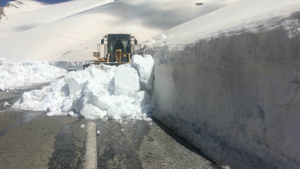 Van’da 14 Mahalle Yolu Kapalı