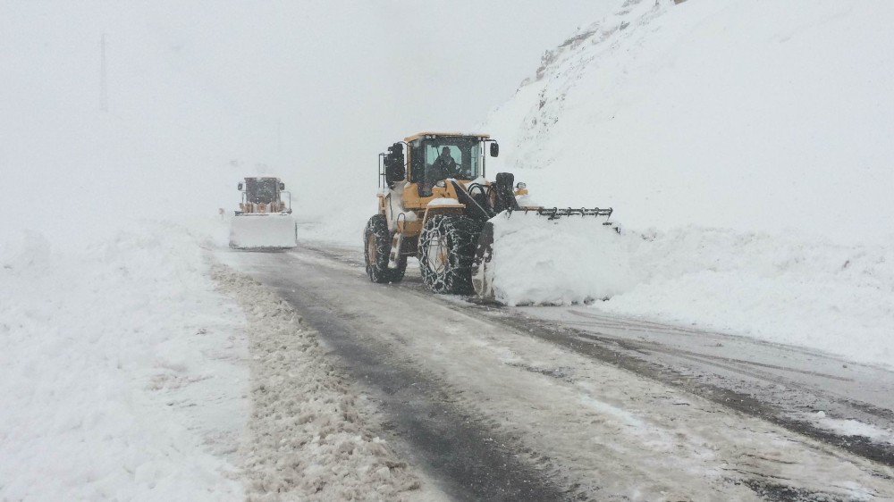 Van’da 14 Mahalle Yolu Kapalı