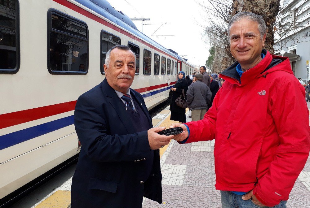 Cüzdanla Gelen Zincirleme İyilik Hareketi