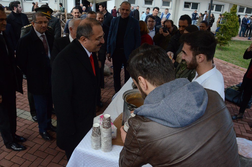 2 Metre Boyunda Kılıç Balığı Yakalandı