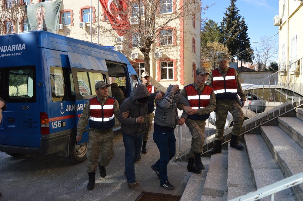 Kaçak Kazı Yapan 4 Şahıs Yakalandı