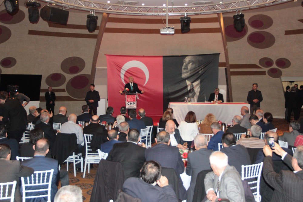 Chp Lideri Kılıçdaroğlu İstanbul’da Muhtarlarla Bir Araya Geldi