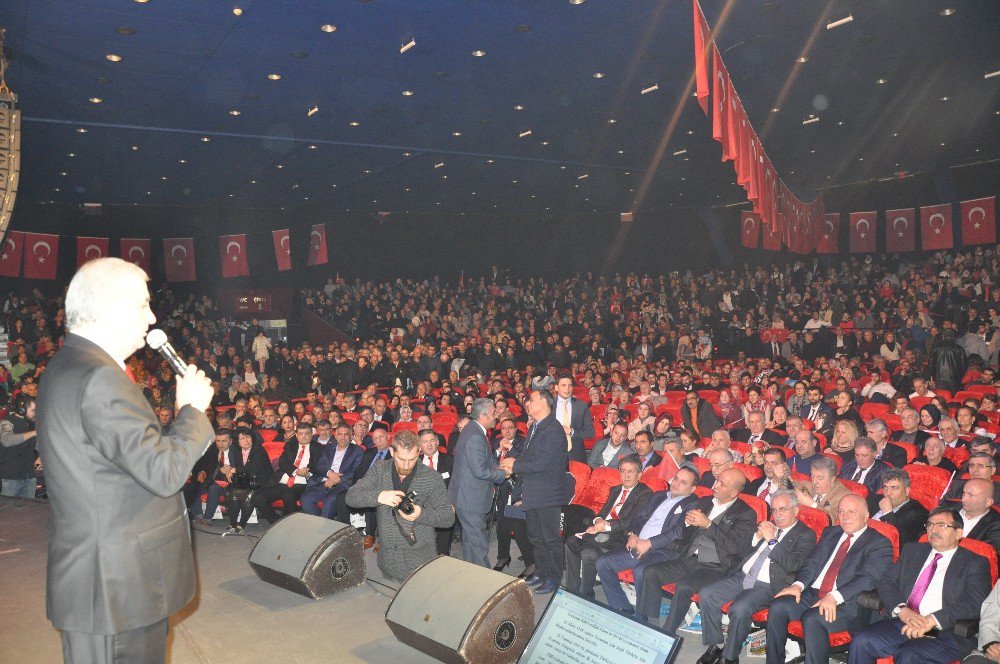 Dadaşlar, İstanbul’dan Dünyaya Türk Bayraklı Milli Birlik Mesajı Verdi