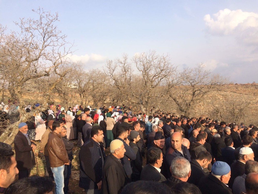 Yangında Ölen 3 Kardeş Toprağa Verildi