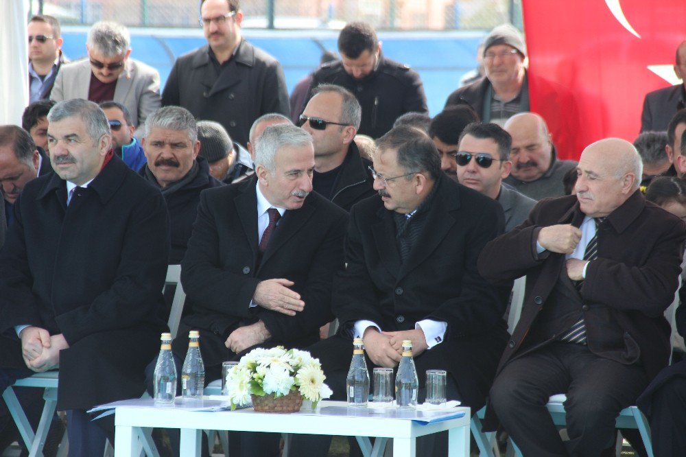 Bakan Özhaseki: "Bu Milletin Geleceğine Kim Göz Koyarsa Gözünü Çıkarırız"