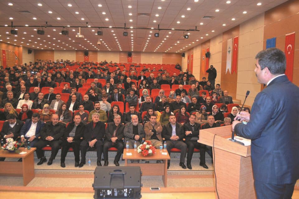 Muş’ta ’Değişen Türkiye Ve Referandum Süreci’ Konferansı