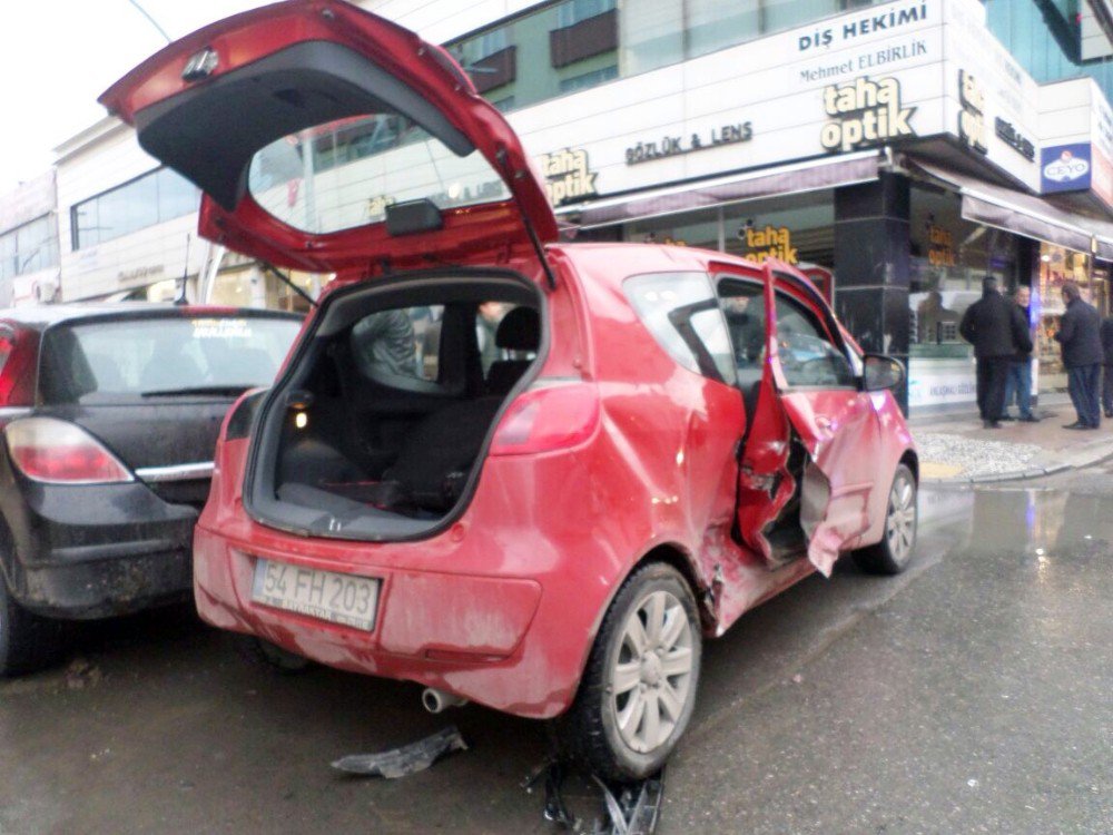 Sakarya’da Zincirleme Kaza: 1 Yaralı