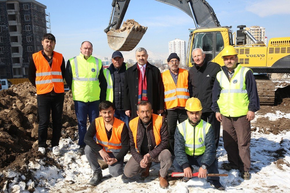 Başkan Çelik Gültepe Bulvarı’nda