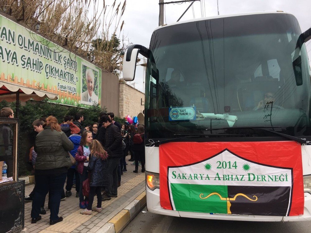 Darıca Hayvanat Bahçesi Abhaz Çocukları Ağırladı